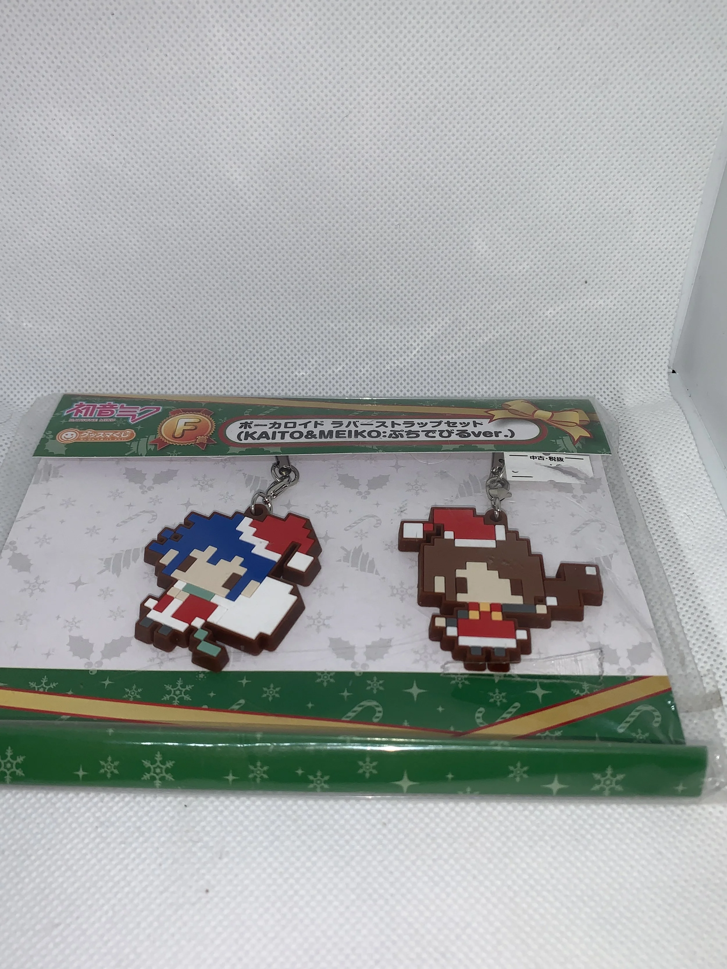 Kaito and Meiko Christmas Strap set