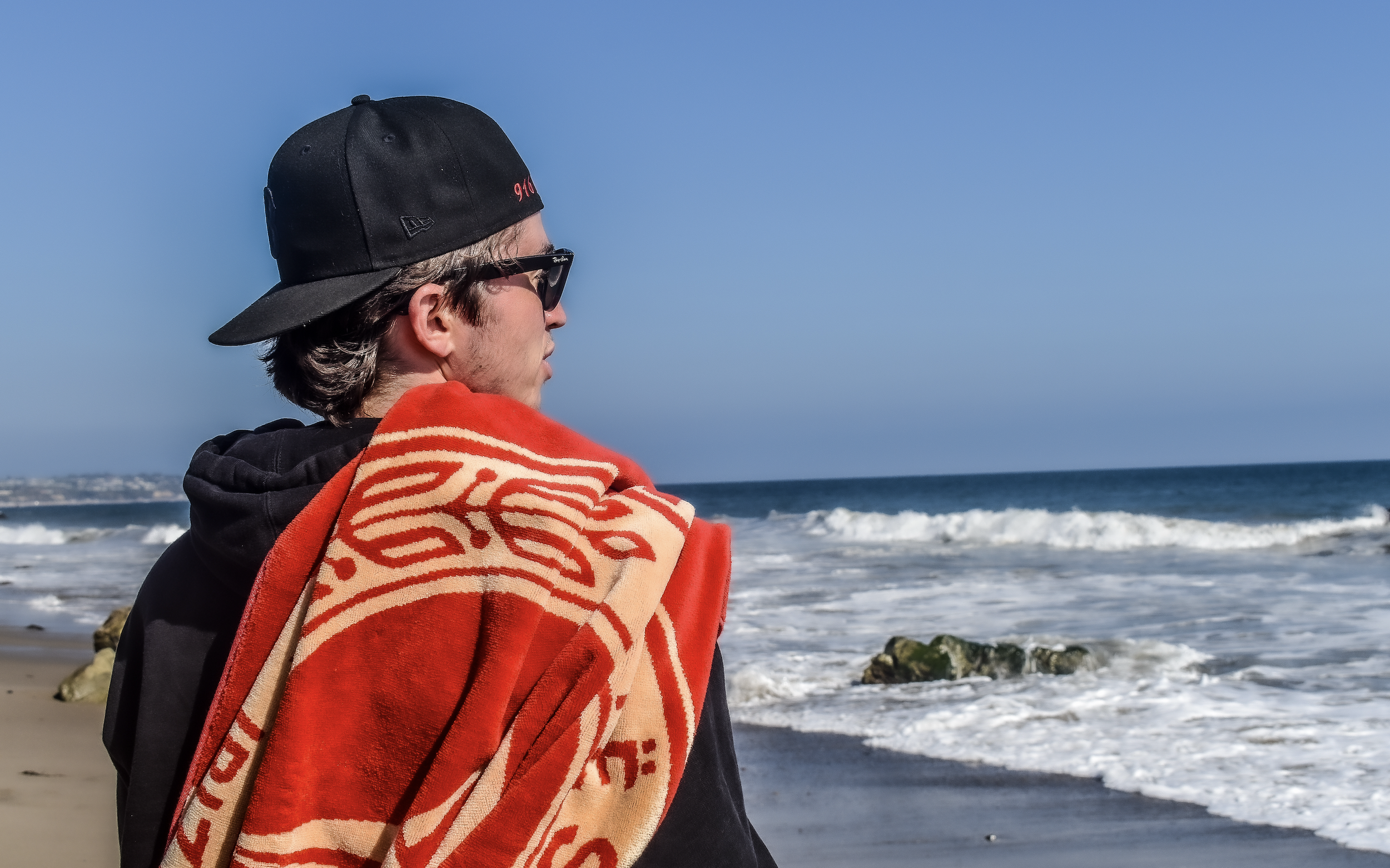 How to Choose the Perfect Beach Towel for Your Brand