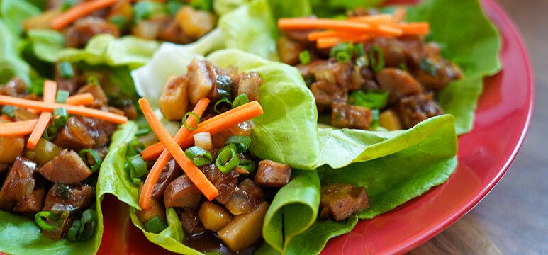 Lettuce Wraps with Sausage and Veggies 