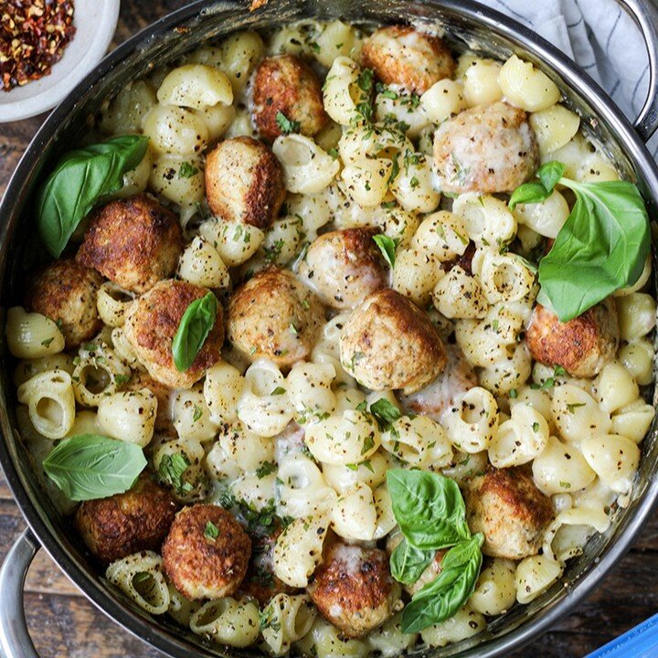 ✨New Recipe✨
Creamy Baked Pesto Pasta with Chicken Meatballs. Loaded with juicy, tender chicken meatballs, creamy pesto pasta and fresh herbs, you&rsquo;re going to love this recipe. Recipe link in bio.