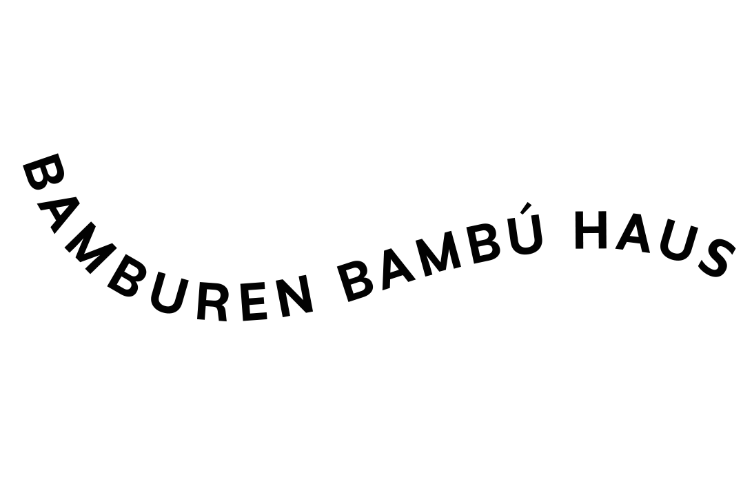 logo tipográfico de bamburen bambú haus con forma de la silueta de la tumbona alacrán