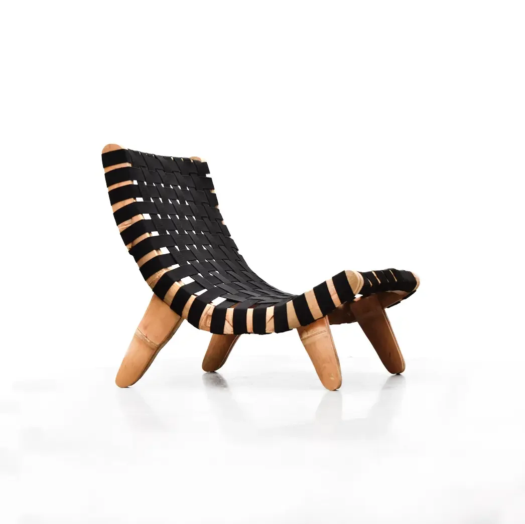 Sillón San Miguel de bambú con tejido negro, vista frontal