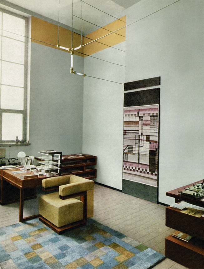 Interior de la oficina de Walter Gropius en la Bauhaus de Weimar