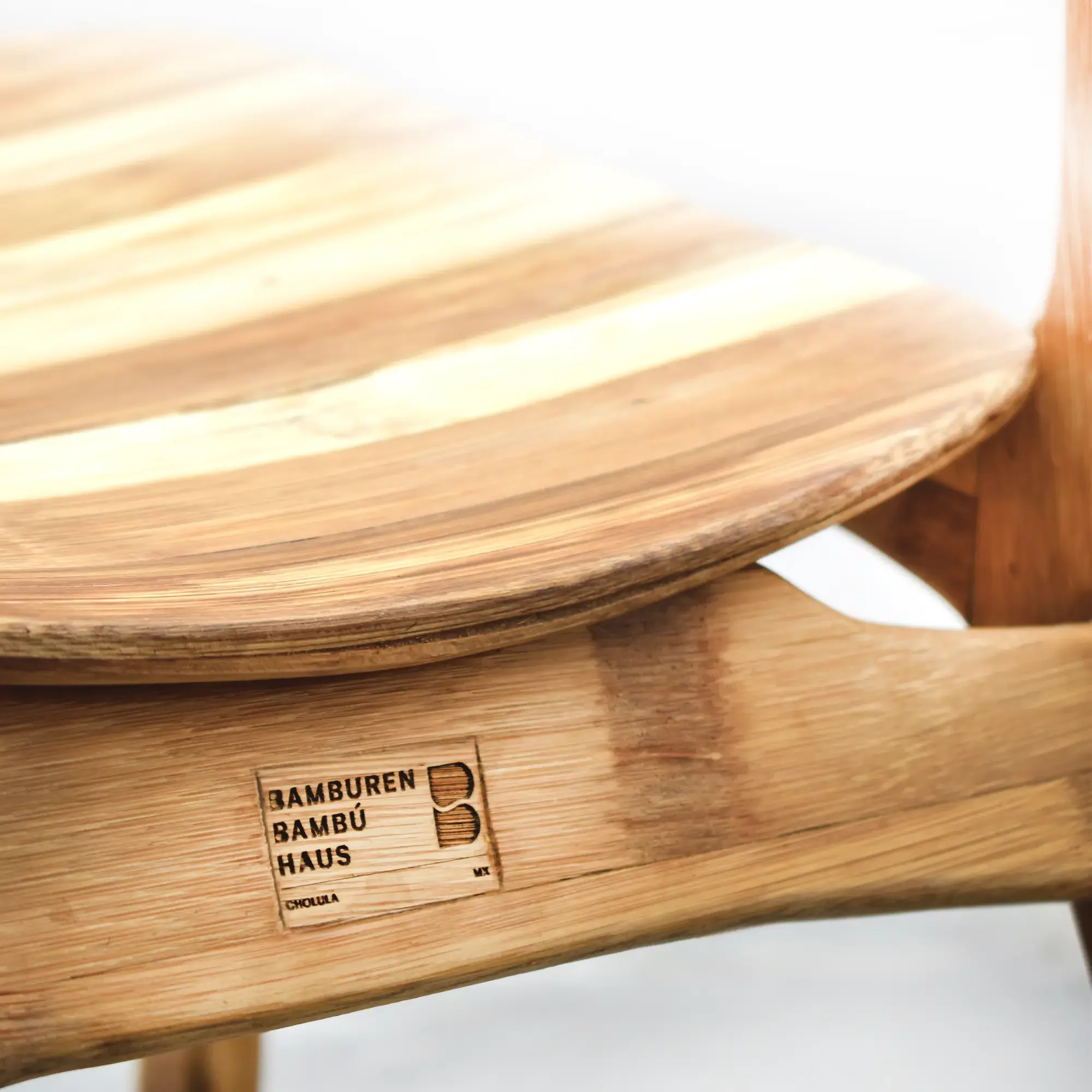 Silla Danesa de bambú - detalle de placa