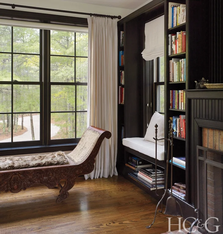 Belgian linen–topped built-in benches.