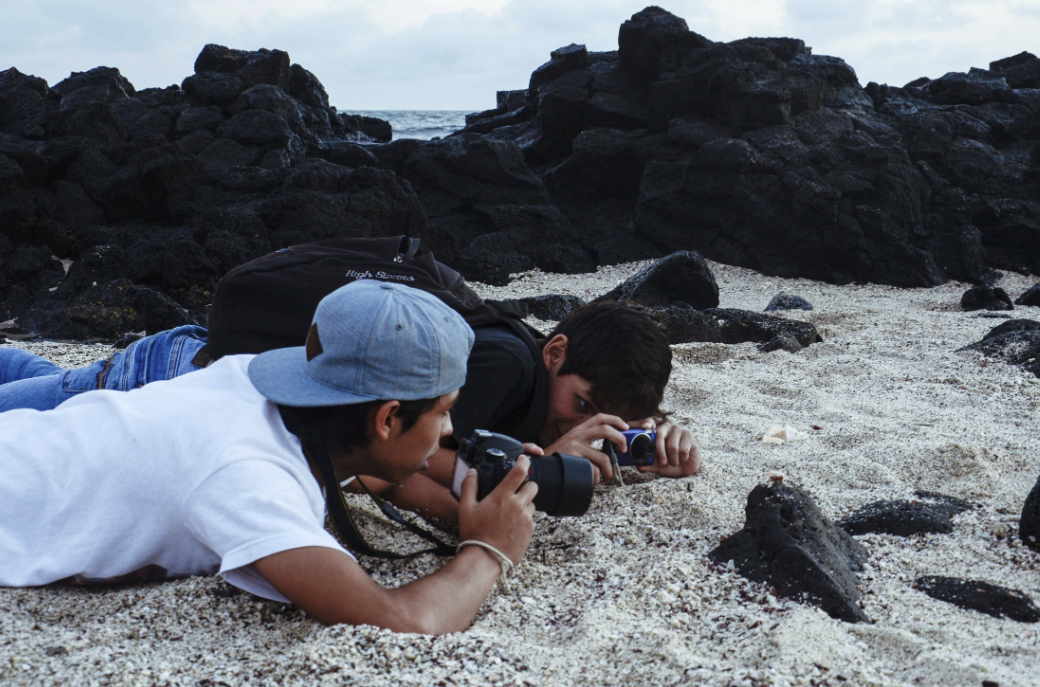 Figura 5 . Clases prácticas en playa La Ratonera. Foto: Diego Bermeo