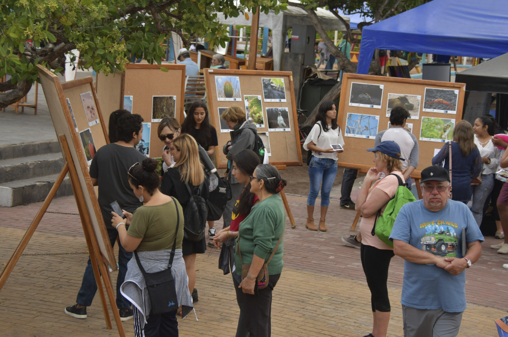 Figure 12 . The “Galapagos: 40 Years of Heritage” photo exhibit. Photo: Diego Bermeo