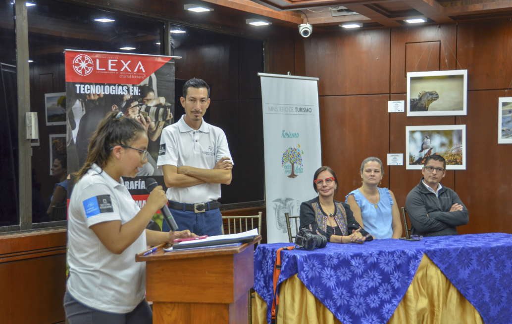 Figure 17 . Mariasol Rojas shares her experiences at the Luis Noboa Naranjo Museum. Photo: Andrés Morales