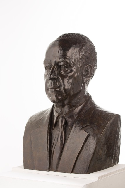 Yitzhak Rabin, bronze bust