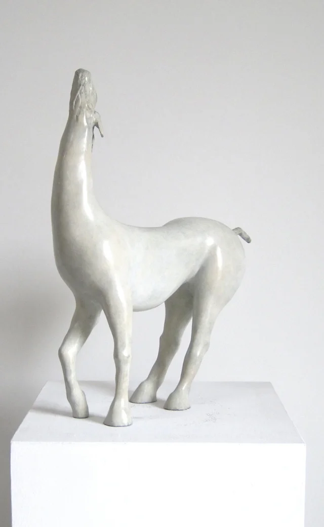 White_Horse_1040x640.jpg