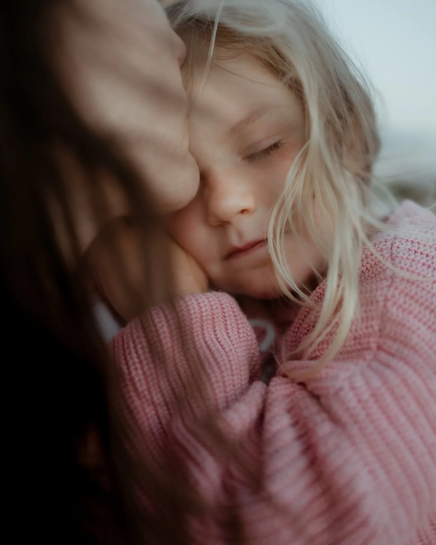 Just for the record, I&rsquo;m all for bribery and corruption when it comes to kids at shoots 😂 We parents got to do what we got to do. Zero shame! 

#capetownfamilyphotographer #familyphotographersouthafrica #capetowntourism #beachshoot #motherhood