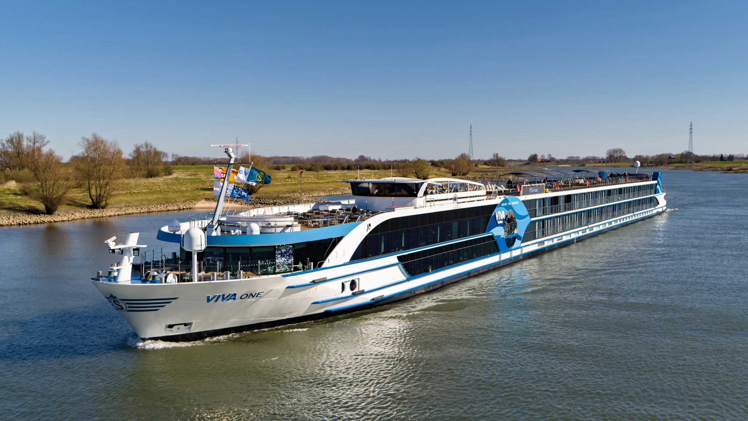 VIVA Cruises offer Christmas Cheer