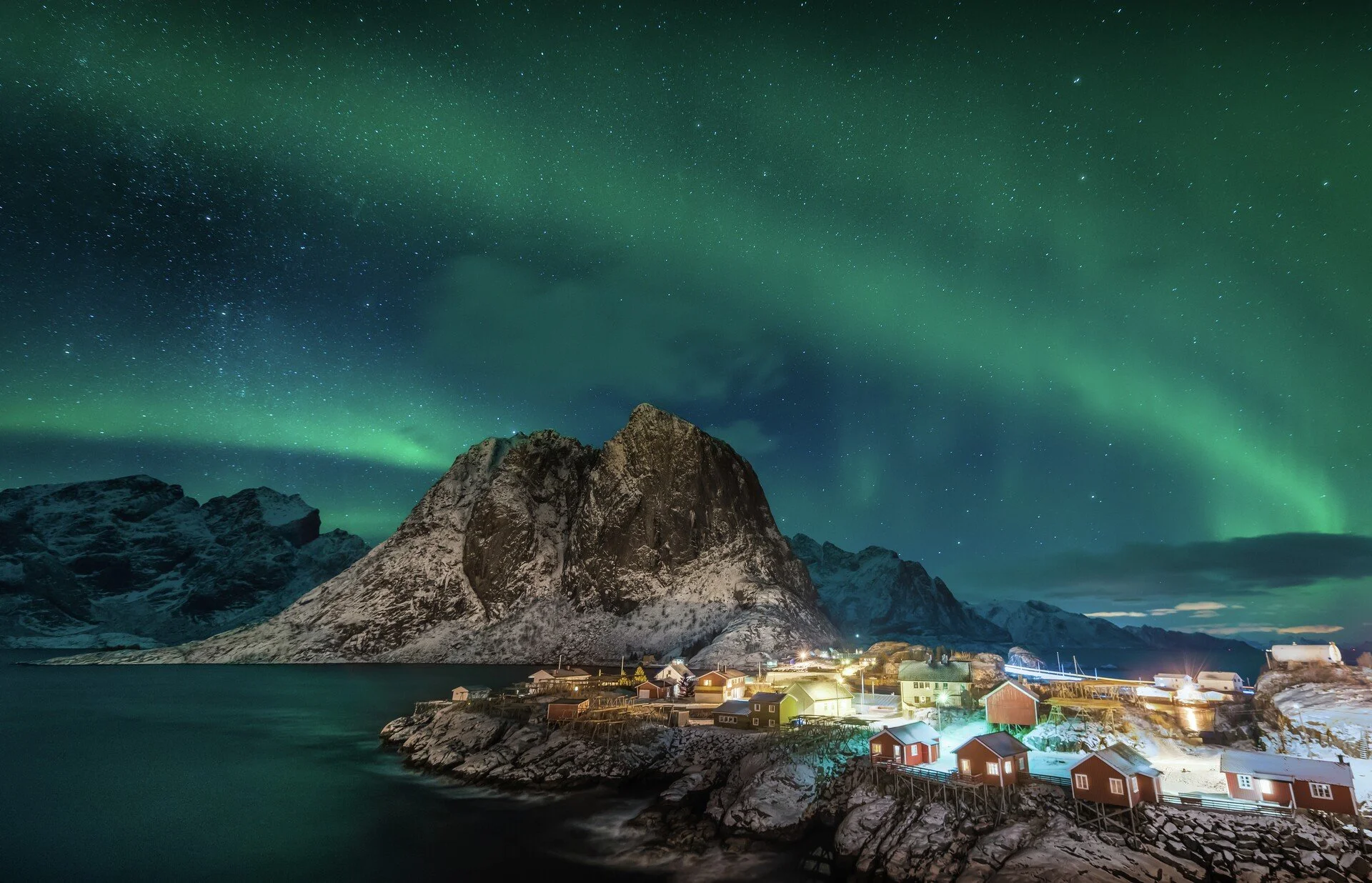 HX Hurtigruten Reveals Top Bucket List Experience