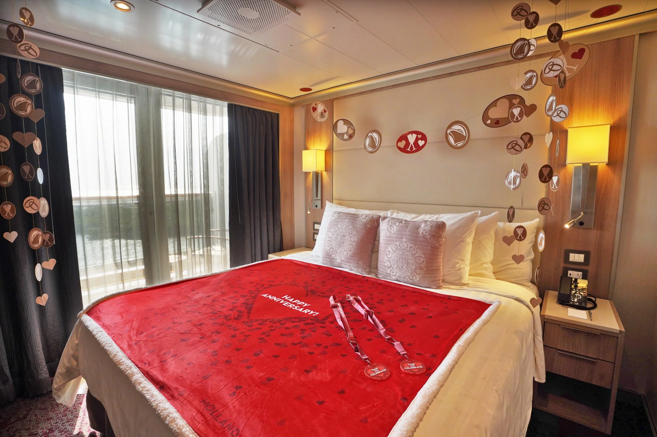 Decorate your Stateroom with Holland America Line