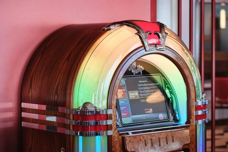 Jukebox in 6th Street Diner on P&O Cruises Arvis