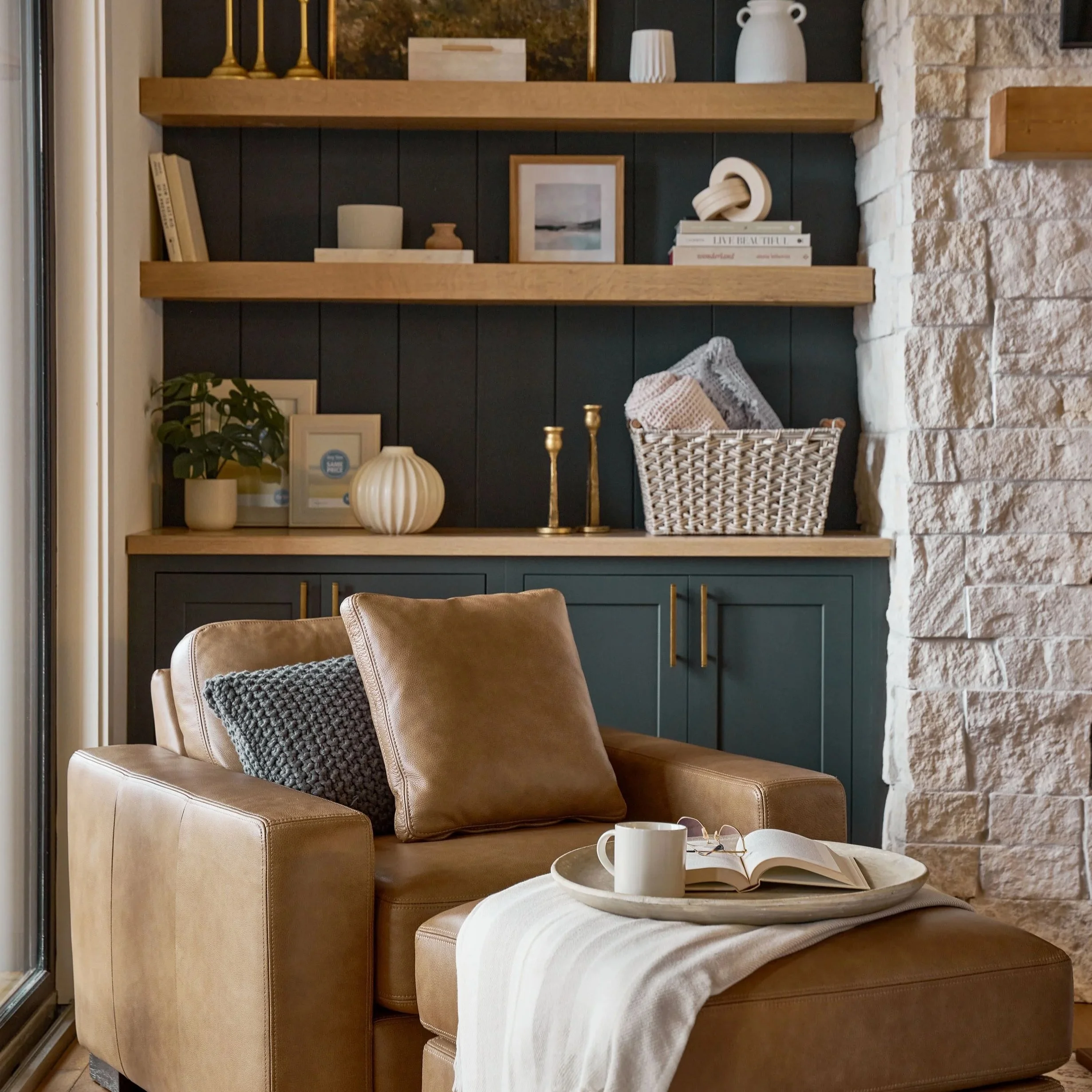 Member%27s+Mark_Living+Room_Vignette_2_206+1.jpg