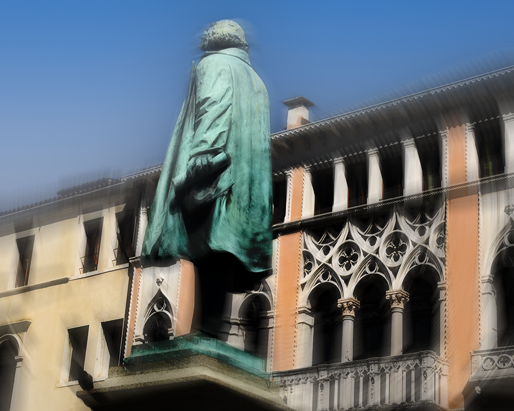 Streets Italy 2026_5536 bw spin.png