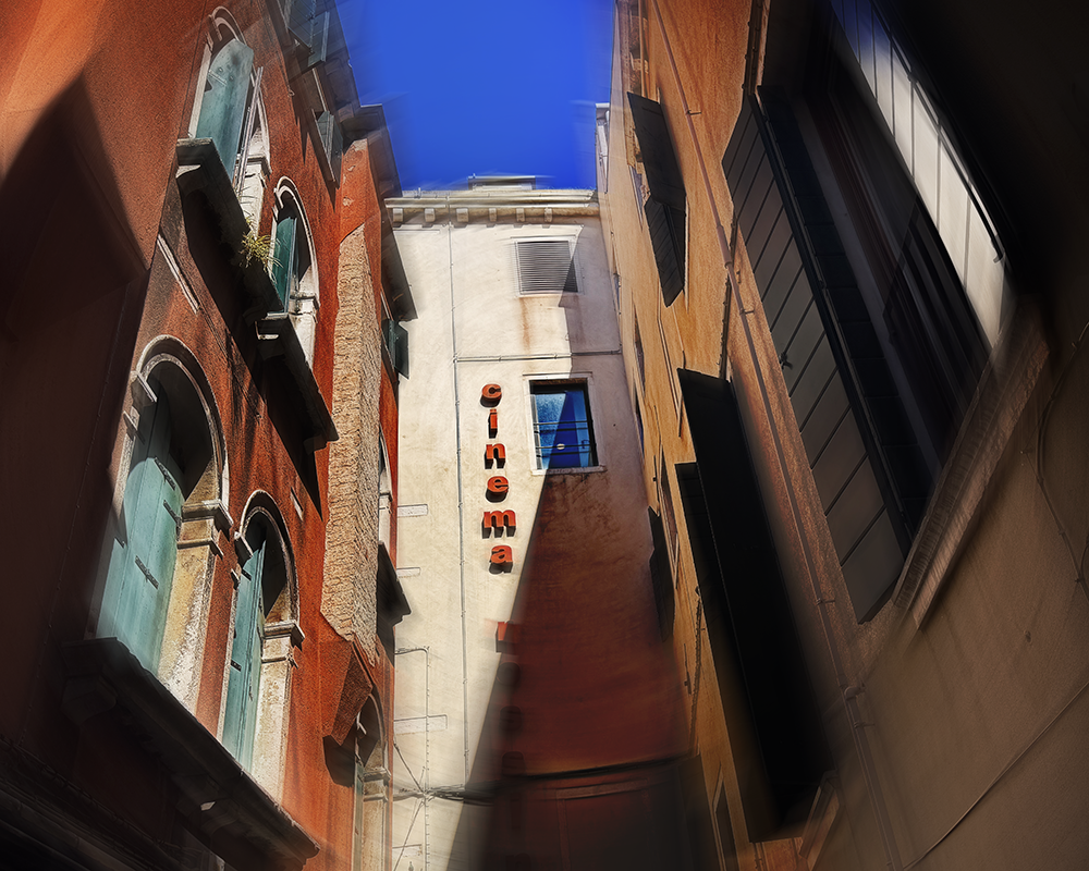 Streets Italy 2026_5540. bw spin.png
