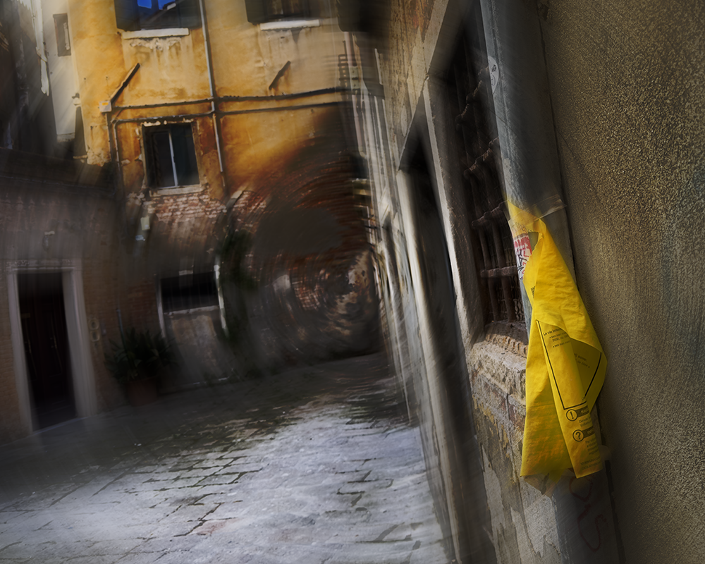 Streets Italy 2026_5578 bw spin.png