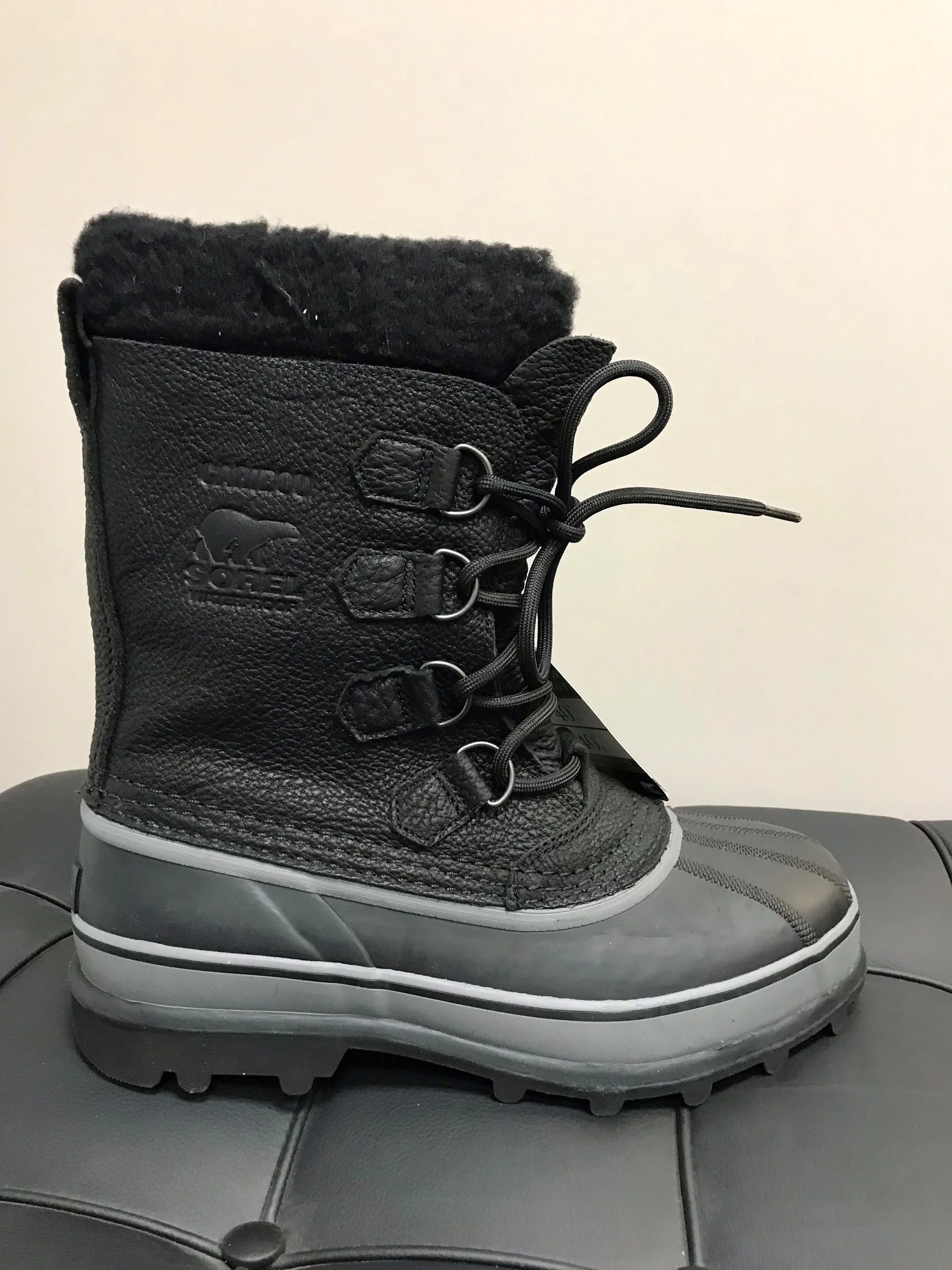 sorel caribou black