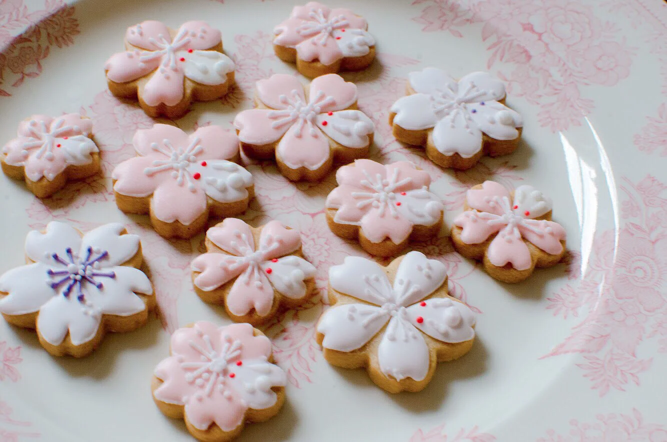 Sakura Cookies With Snow Rabbits