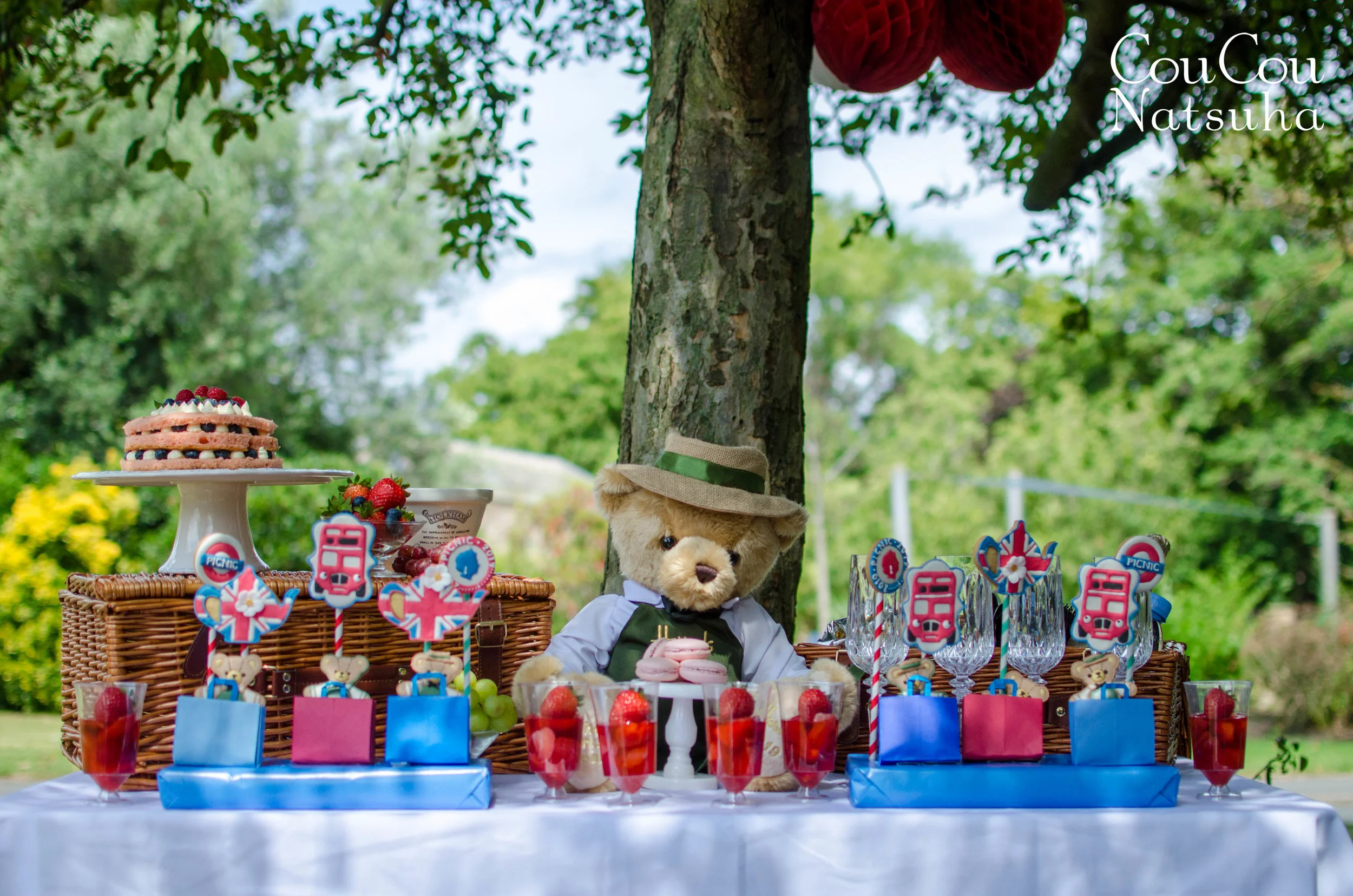 Union Jack Themed Picnic Cover Photo