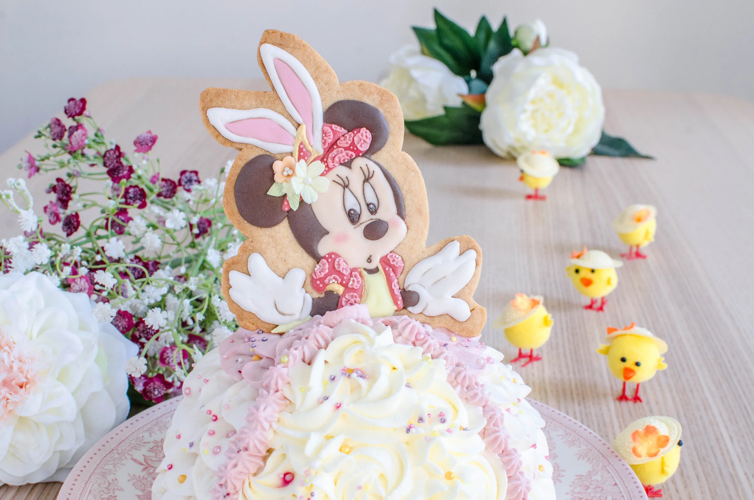 Welcoming Easter! Minnie's Happy Easter Cake - イースターなミニーマウス・プリンセスケーキ