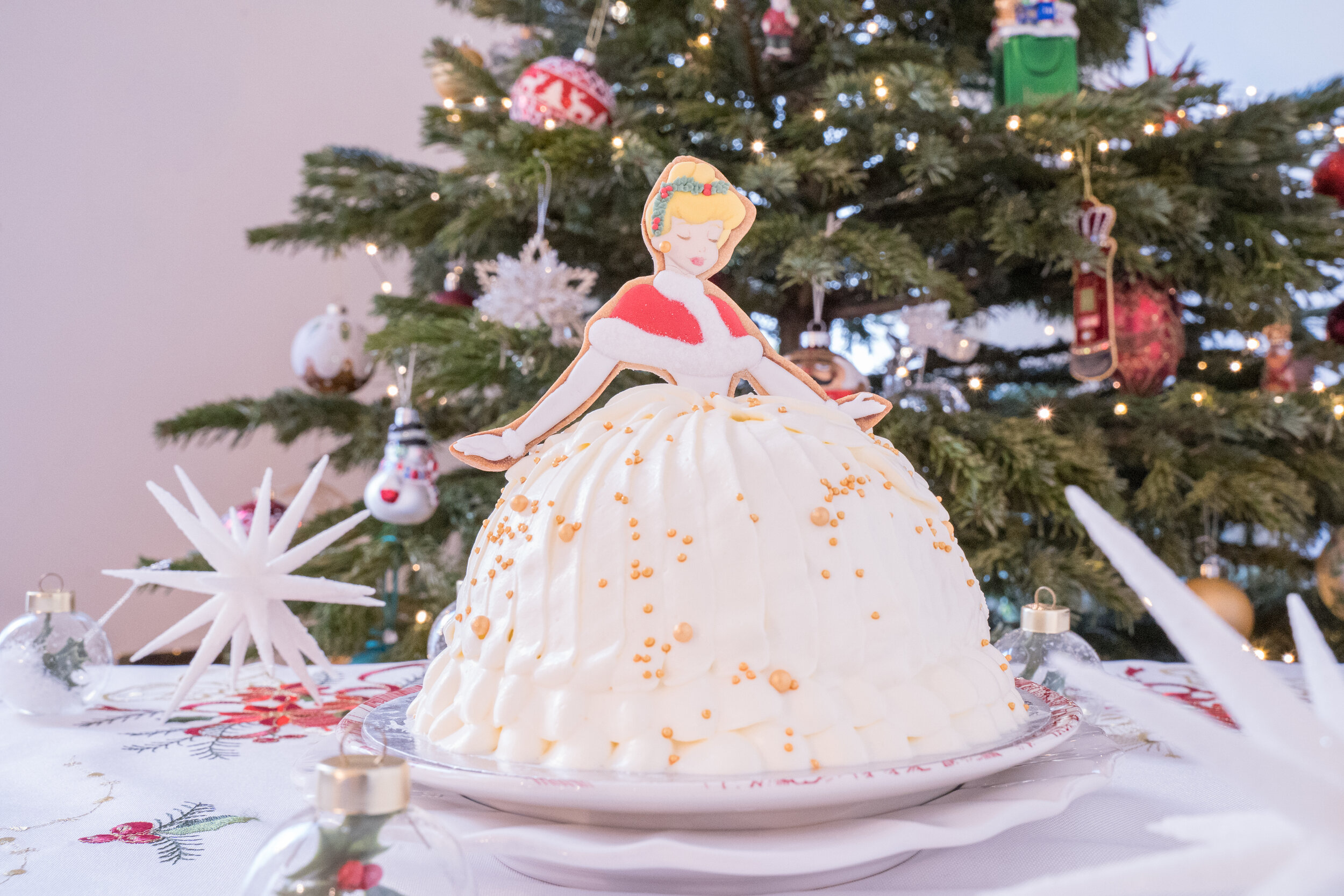 The Holly Cinderella Doll Cake 柊飾りのシンデレラ クリスマスケーキ Coucou Natsuha