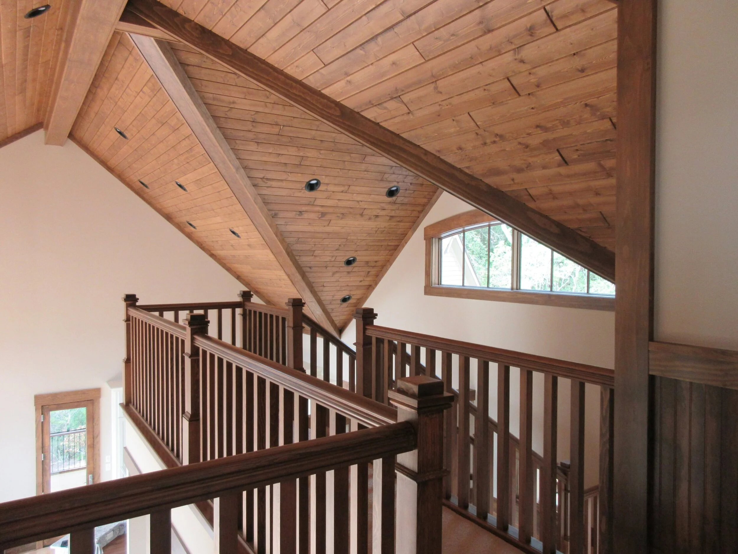  Angled ceiling 