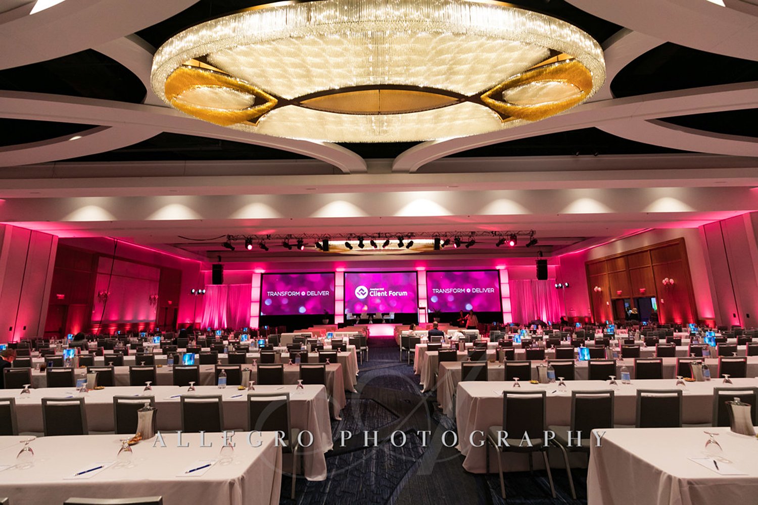07_Corporate+Meetings+Conference+Stage_AE+Events.jpg