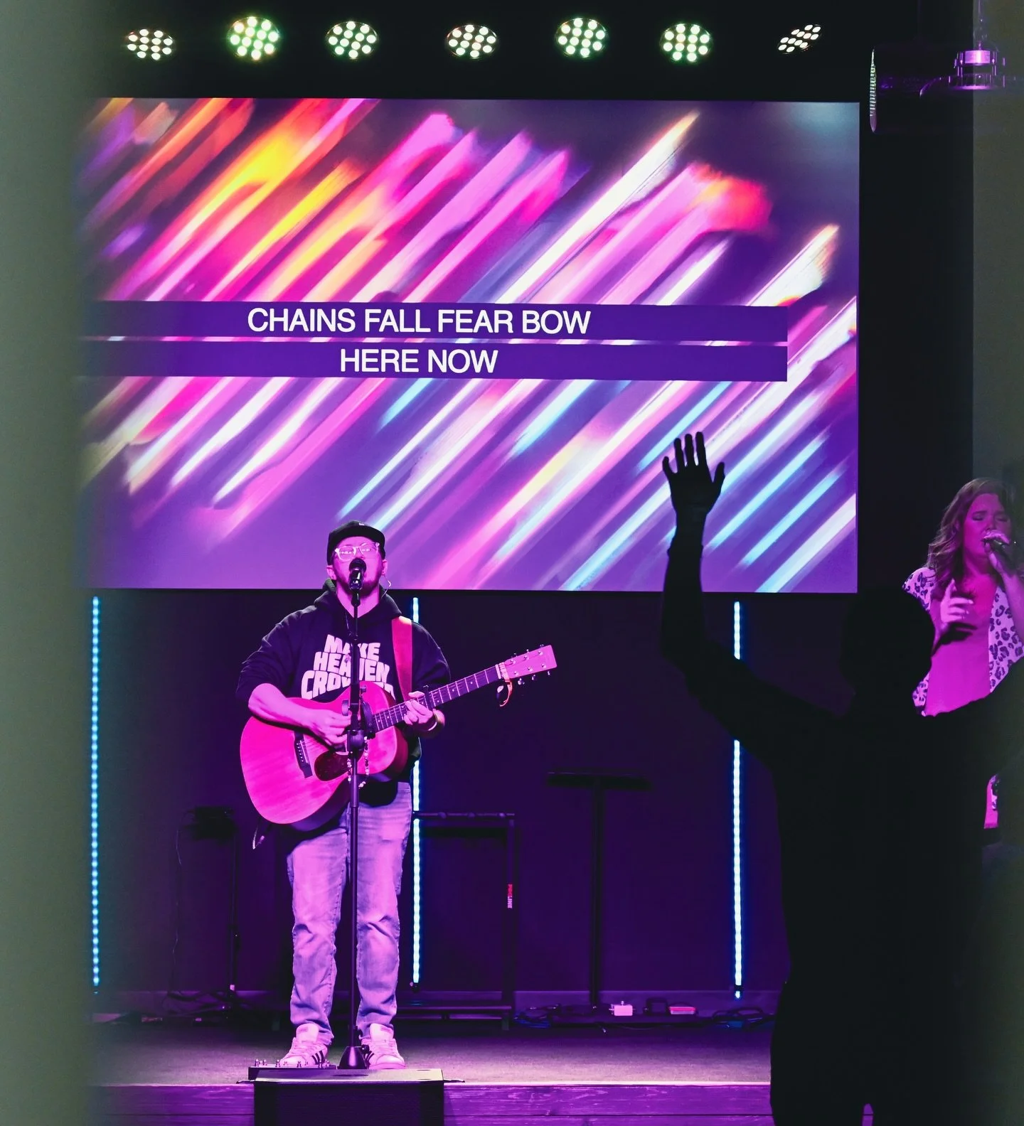 PALM SUNDAY 🌿
Was a POWERFUL SUNDAY!
Chains broke, hearts healed, and Jesus was lifted high🙌