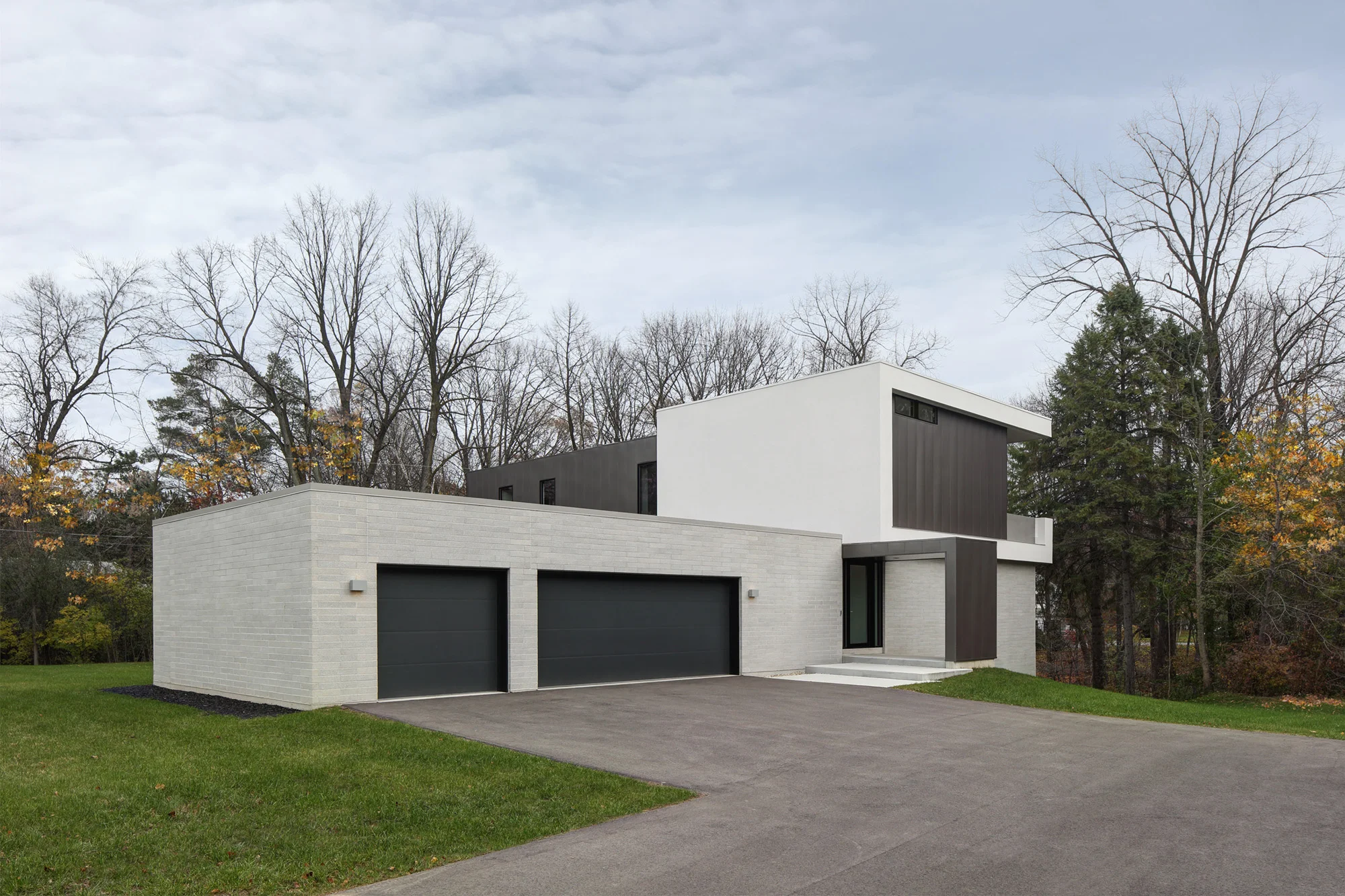 Meander House