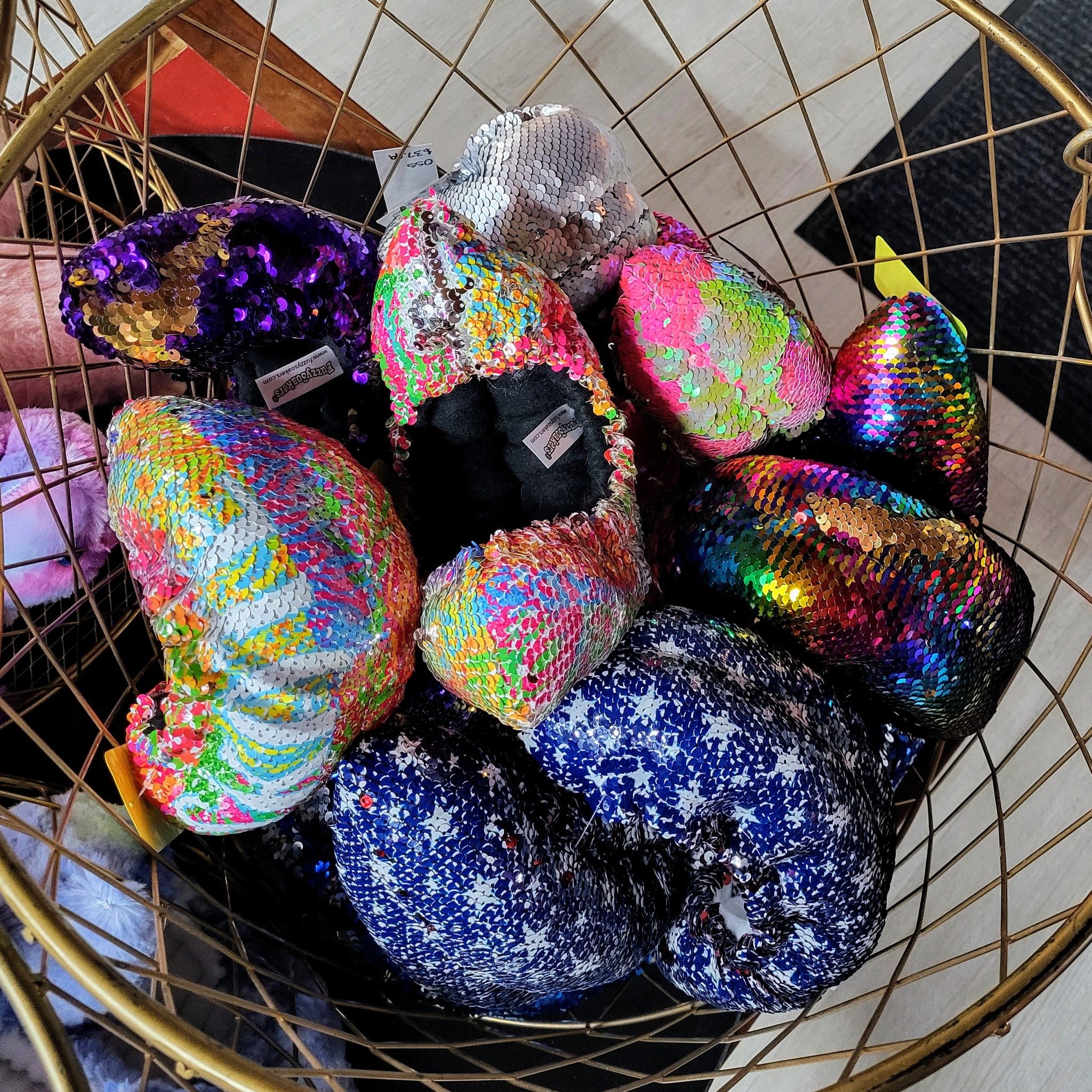 We've got sparkles to share this week fresh from our friends at @fuzzysoakers 😍

These guys put heart, soul, and FUN into everything they make. We couldn't resist their new Flipz sequin print soakers that CHANGE PATTERNS AS YOU FLIP THEM 👀

Actual 