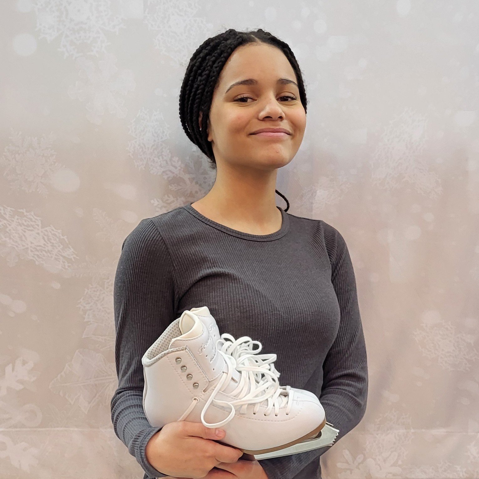 A very Happy New Skate Day to Charlotte! 🎉

You got a sneak-peek of this skater's story yesterday 🙈

Her old skates were gigantic on her and she had no idea!

She came in for a fitting because she thought the support was dying.

True!

She was also