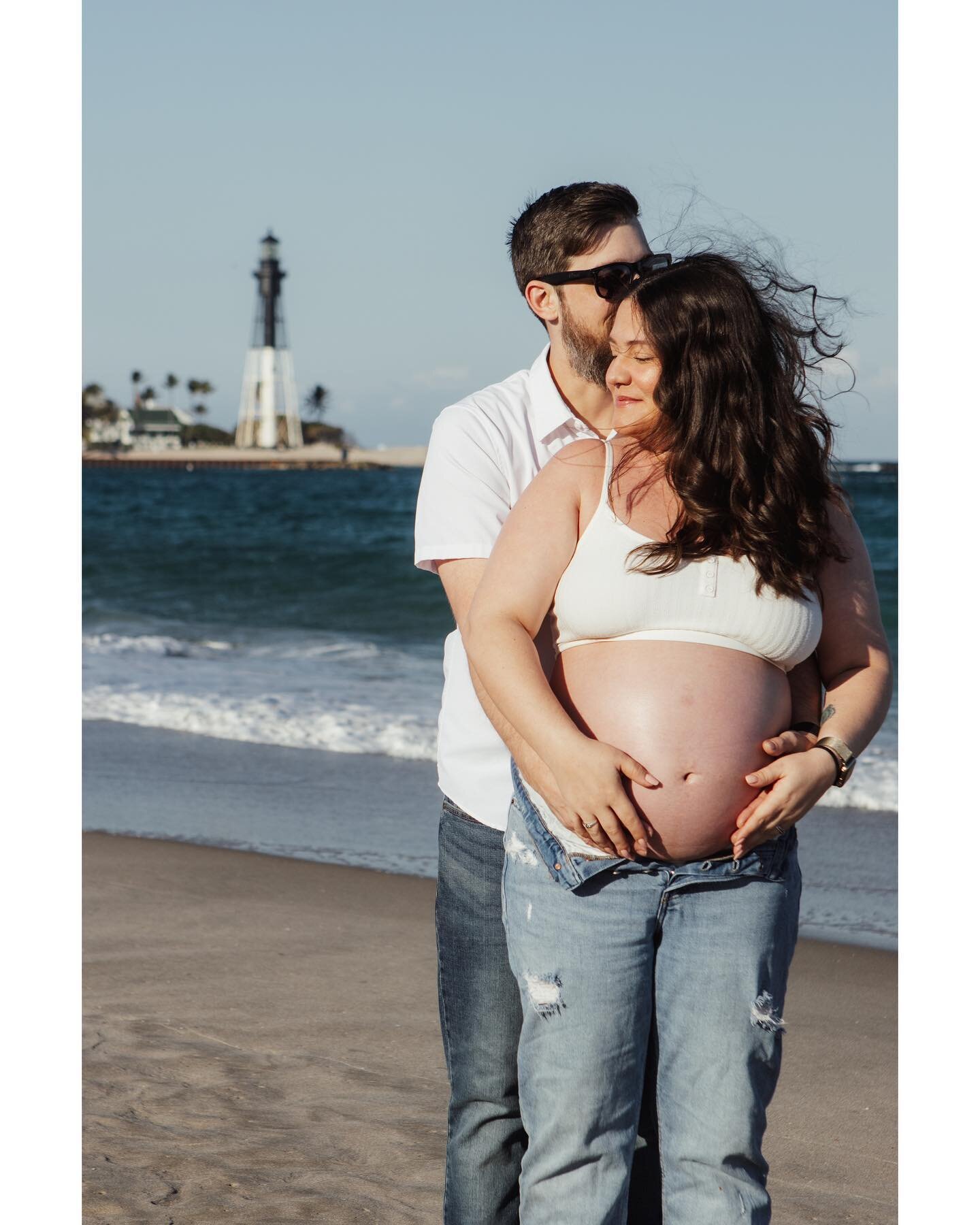 📸 Digital Photos from Bobby &amp; Emily&rsquo;s maternity shoot 

#maternity #maternityphotography #maternityshoot #hillsboroinlet #hillsborolighthouse #pompano #florida