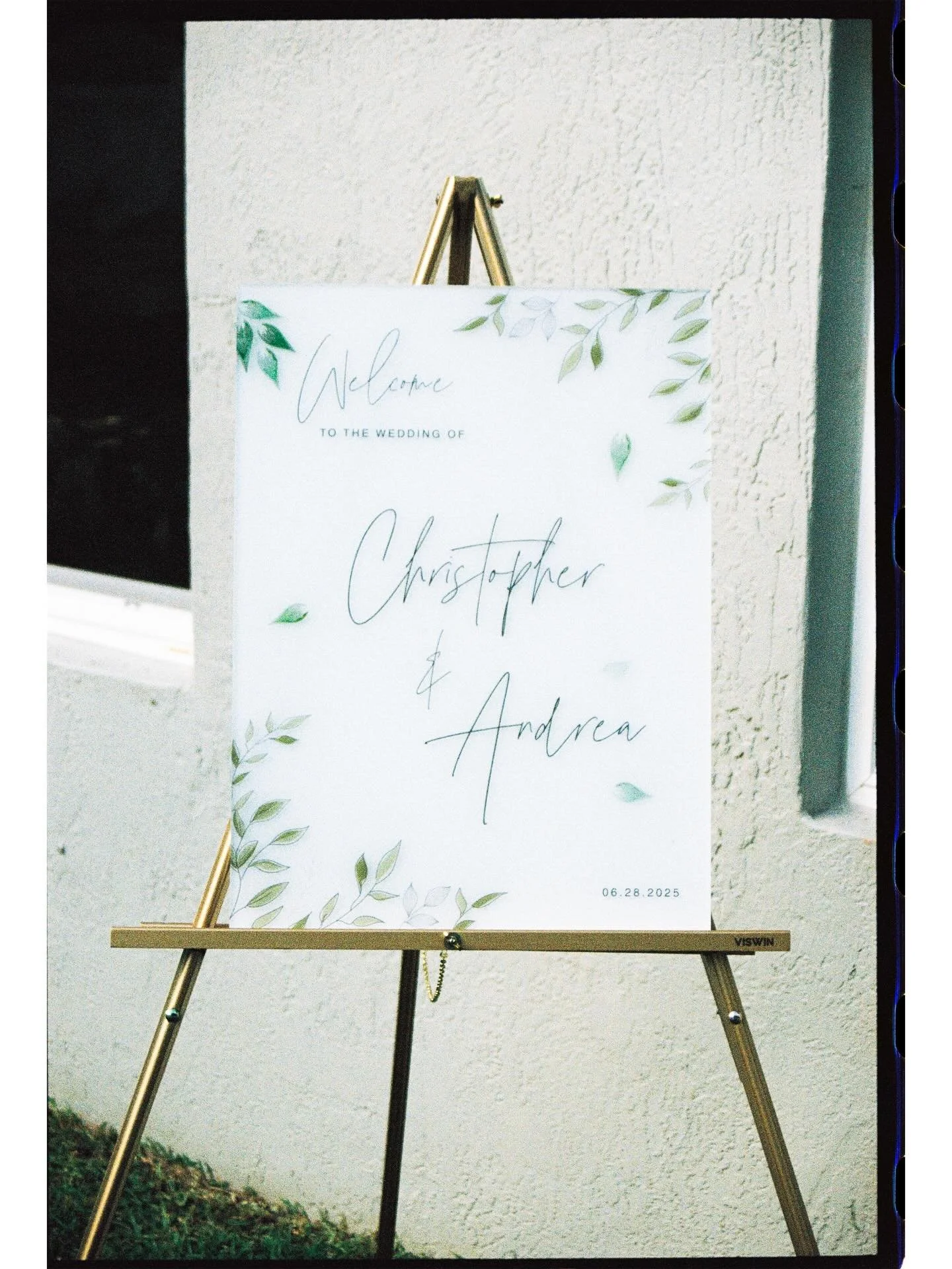 🎞️ Throwback to @freistat4 and @andreafreistat Wedding Day on Portra 400.

#weddingphotography #kodakportra #kodakfilm #southflorida