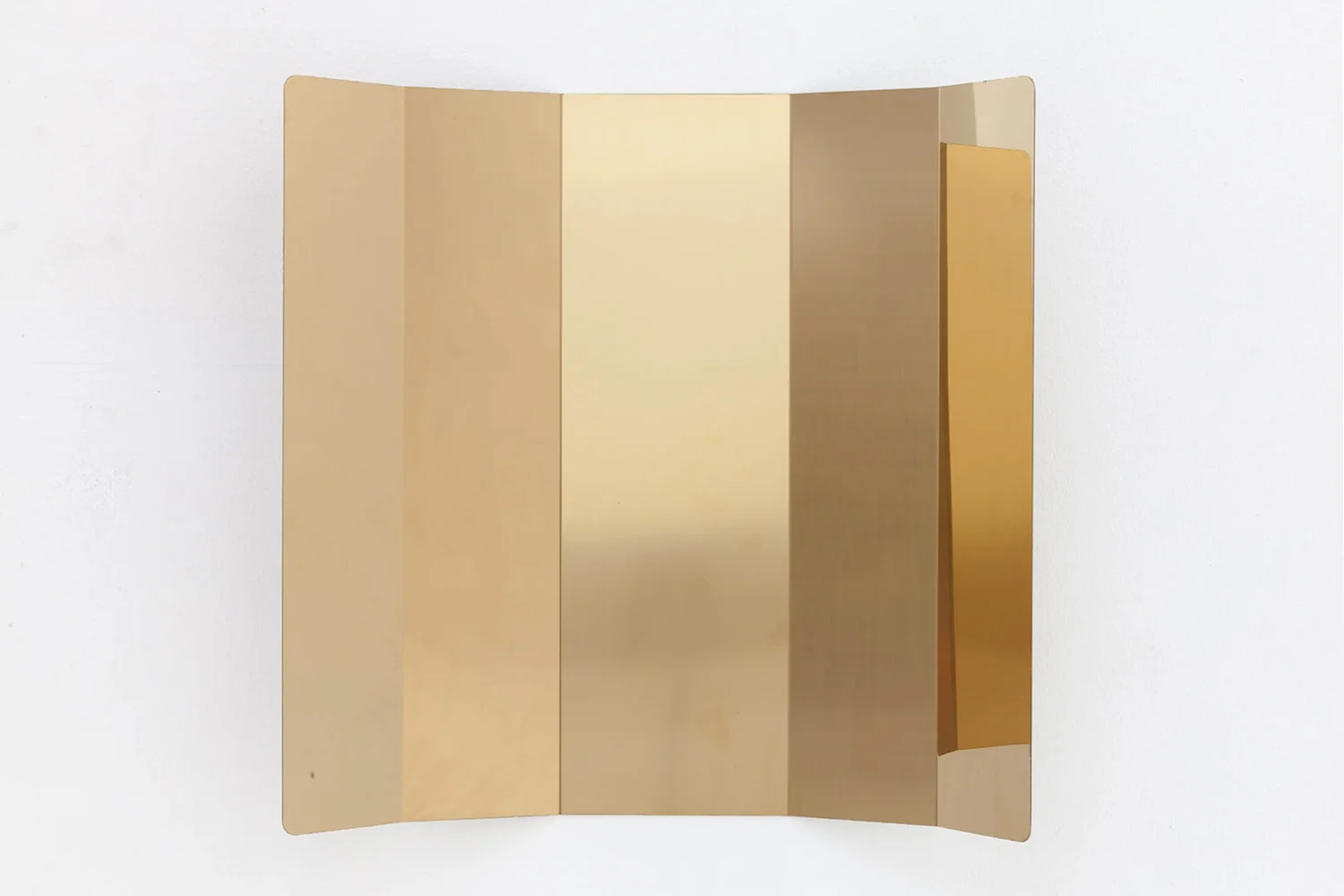 Steel_Mirror_Fold_L2.jpg