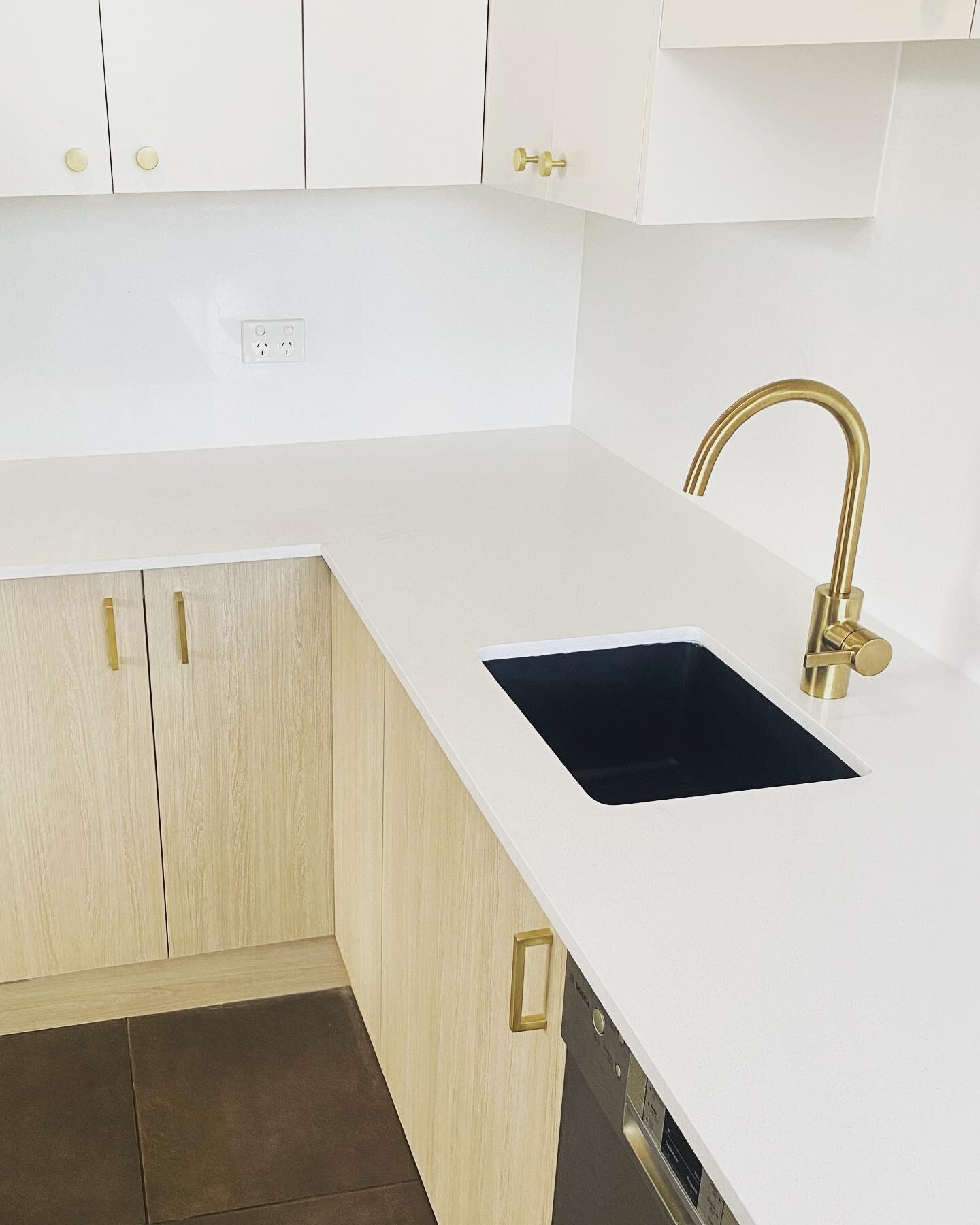 This latest kitchen transformation looks amazing.  Doors, panels, splashback and bench have been replaced, as well as a new sink and cooktop. #kitchenrenovation #kitchenremodel #sydneykitchens #sydneykitchenrenovations