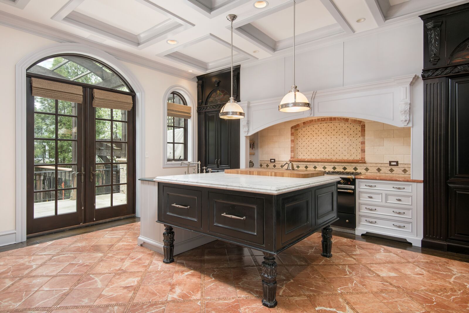 SINGLE FAMILY HOME IN HEART OF BUCKTOWN