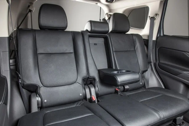 2014_mitsubishi_outlander_.jpg