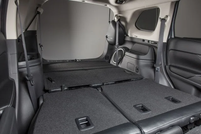 2014_mitsubishi_outlander_4dr-suv.jpg