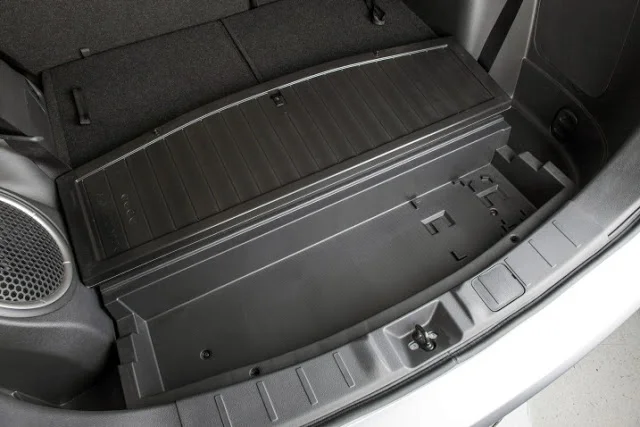 2014_mitsubishi_outlander_4dr-suv_gt_cargo.jpg