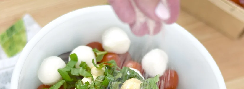 caprese+salad+recipe+red+onions+copy.jpg