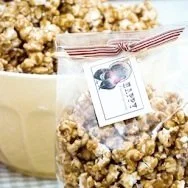 The Best Crunchy Caramel Corn Recipe