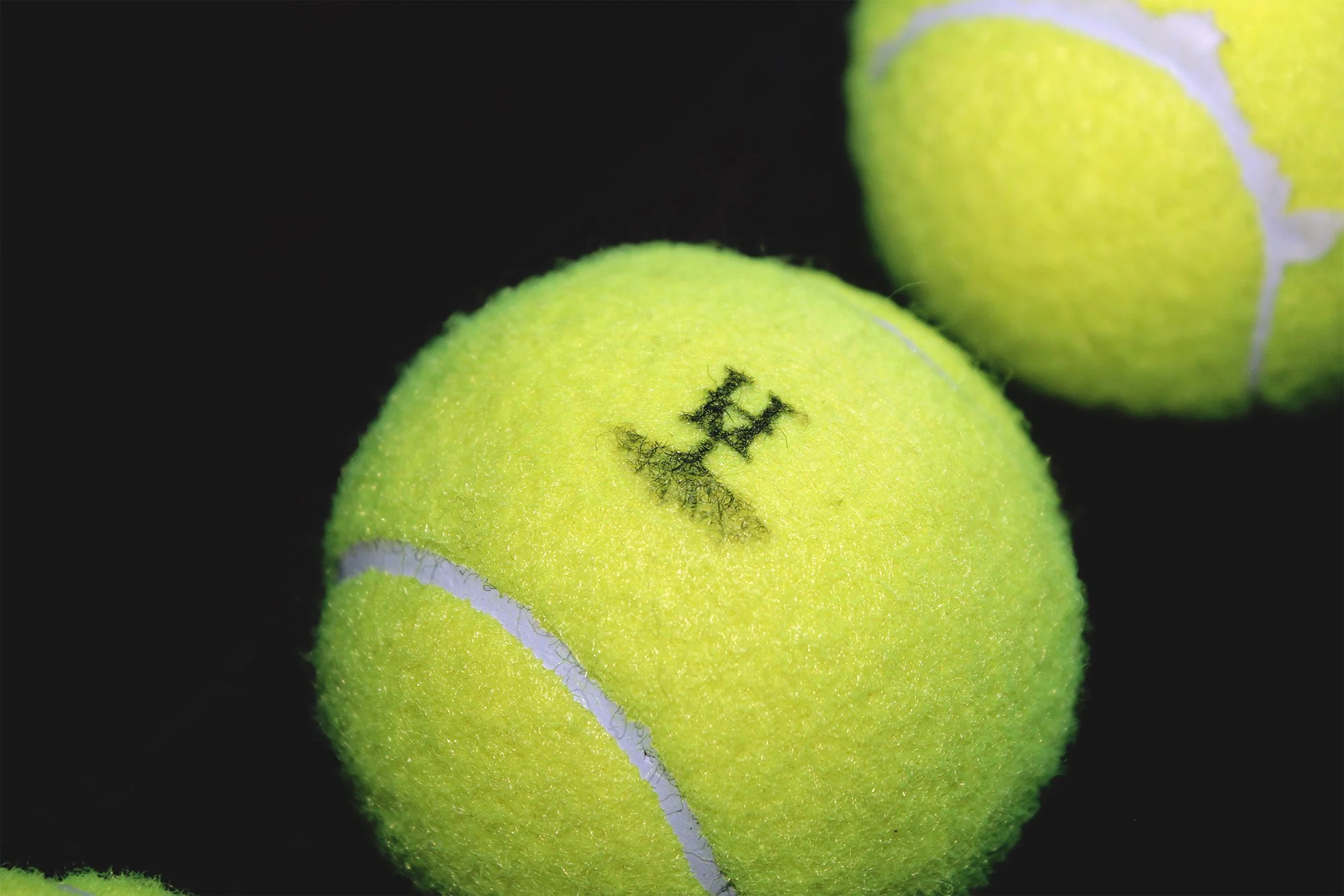 tennisballslive2.jpg