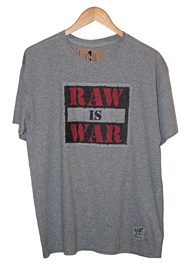 Attitude Era: Raw Is War Size: XL