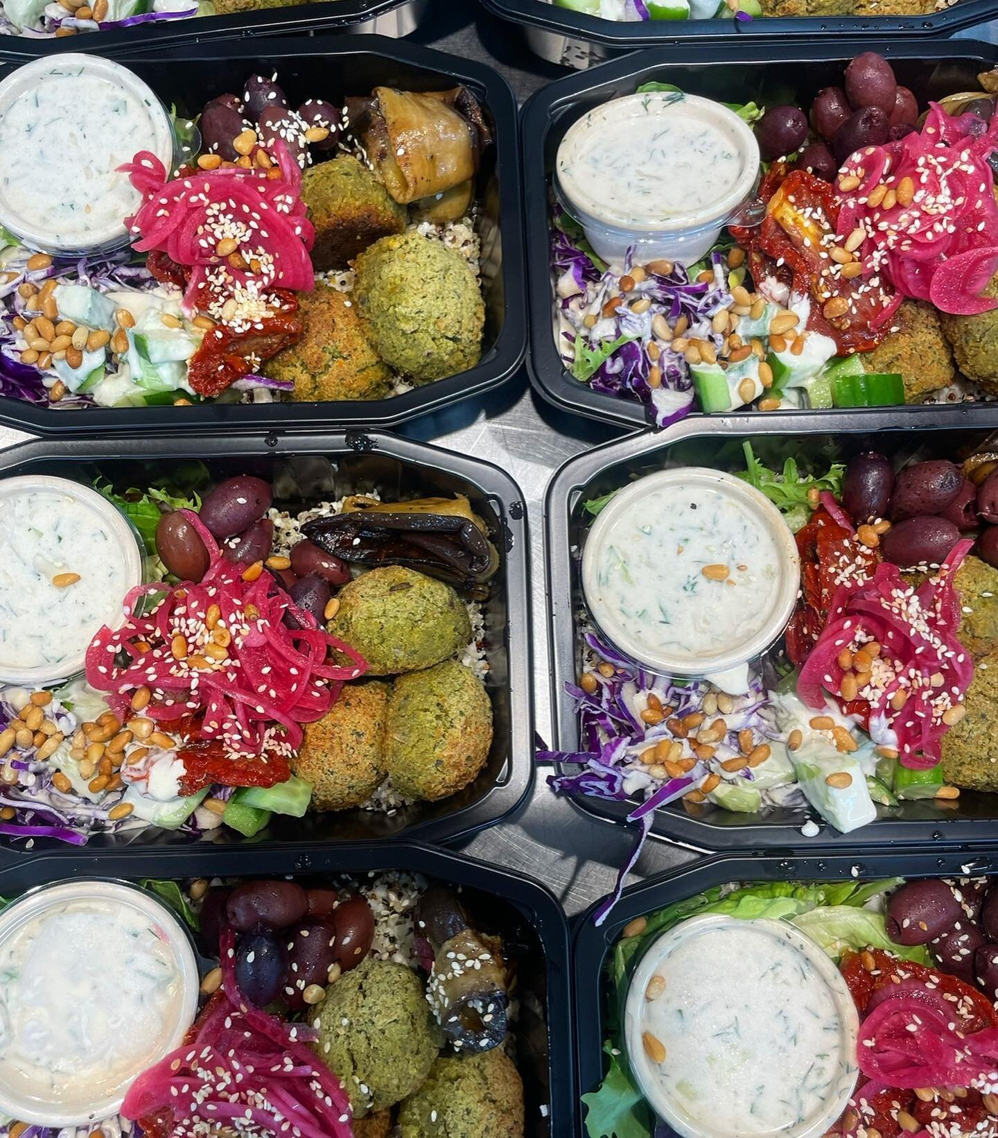 On the menu next week&hellip; falafel bowl, orange butter salmon and brisket with sweet potato mash. Along with 6 other classics and 3 NEW MEALS: paleo butter chicken, imperfect beef lasagne and confetti rice!
Cutoff for delivery is midnight tonight.