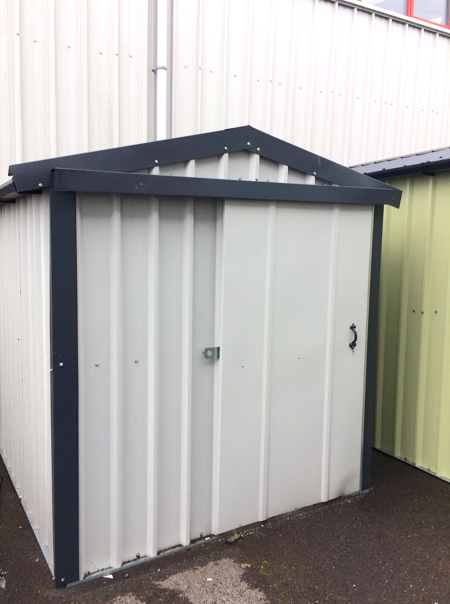 A1-Sheds-Steel-2x2mt-garden-shed-cork.jpg