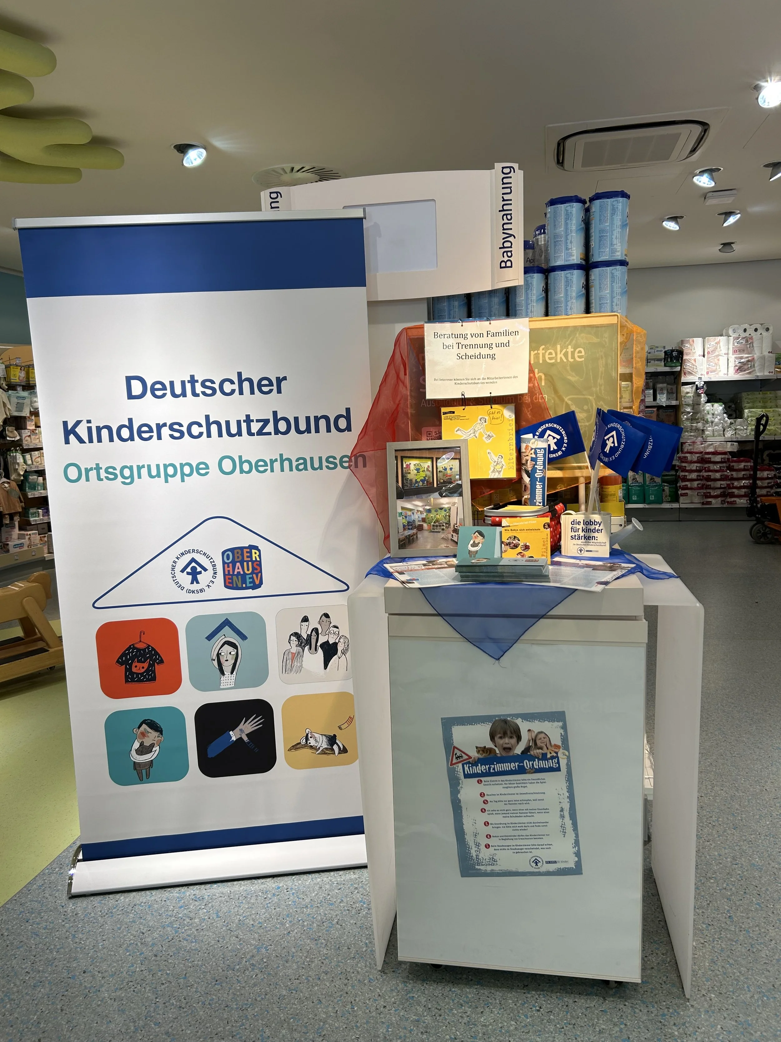 Aktion Kinderschutzbund im dm Markt Schmachtendorf
