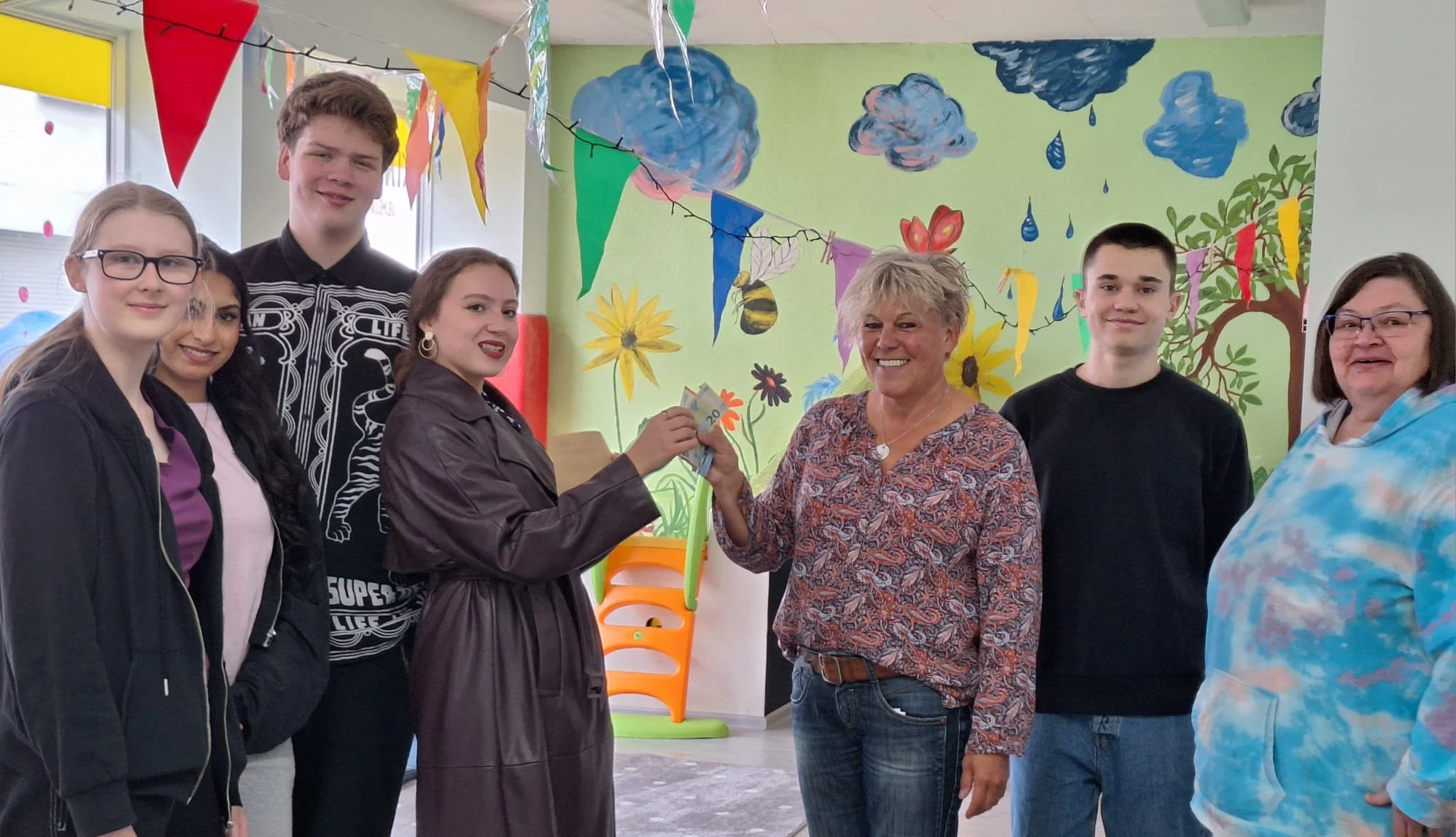 Schüler des Elsa spenden Verkaufserlös